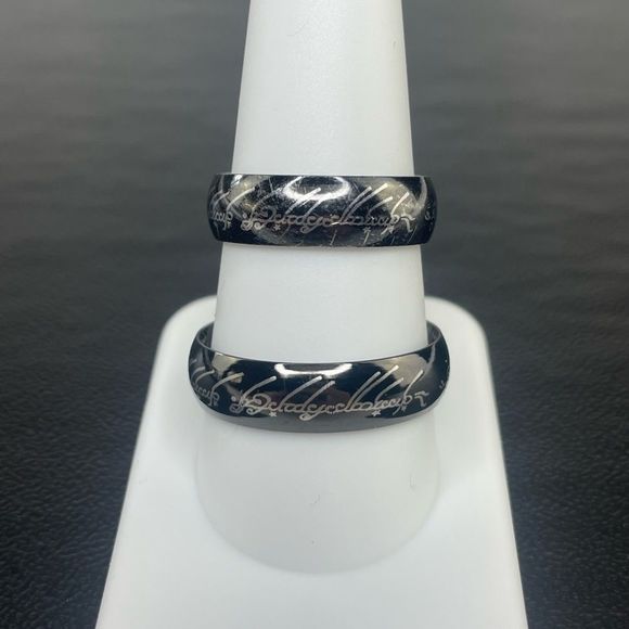 His and Hers LOTR Black Rings - Picture 12 of 13